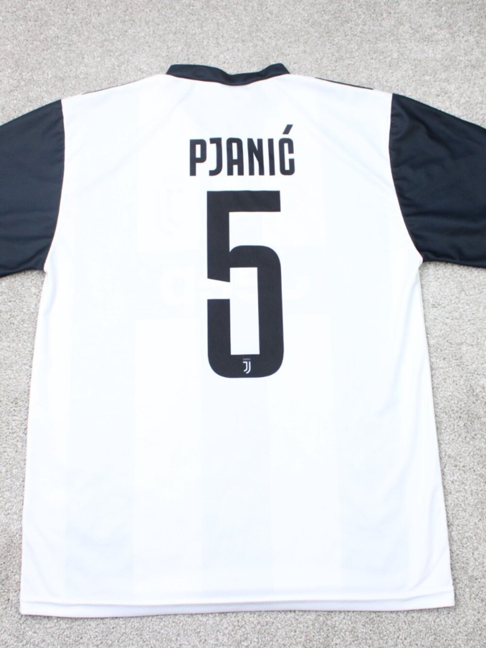 Miralem Pjanić Juventus #5 Jersey Mens Medium Black/White 2018-19 Official Merch